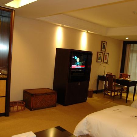 דונגגואן 东莞君兰酒店 Grand Land Hotel מראה חיצוני תמונה