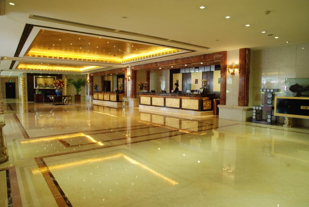 דונגגואן 东莞君兰酒店 Grand Land Hotel מראה חיצוני תמונה