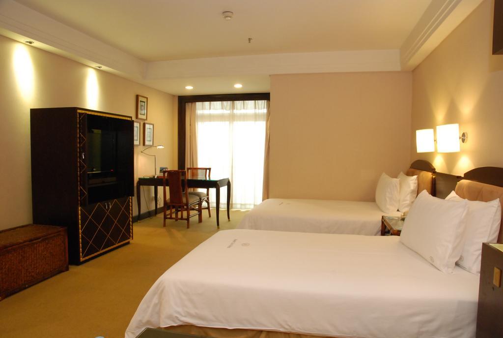 דונגגואן 东莞君兰酒店 Grand Land Hotel מראה חיצוני תמונה
