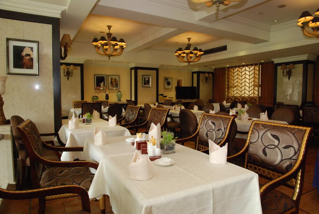 דונגגואן 东莞君兰酒店 Grand Land Hotel מראה חיצוני תמונה