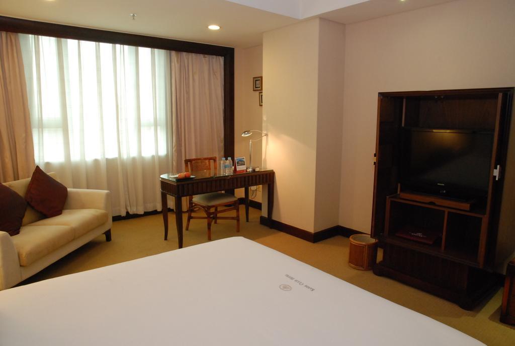 דונגגואן 东莞君兰酒店 Grand Land Hotel מראה חיצוני תמונה