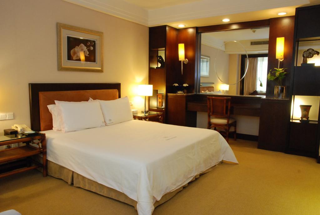 דונגגואן 东莞君兰酒店 Grand Land Hotel מראה חיצוני תמונה