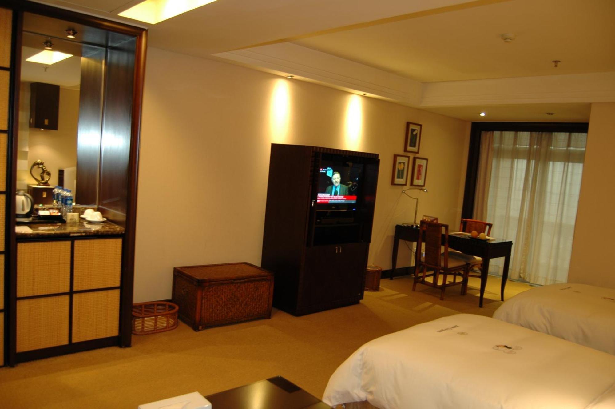 דונגגואן 东莞君兰酒店 Grand Land Hotel מראה חיצוני תמונה