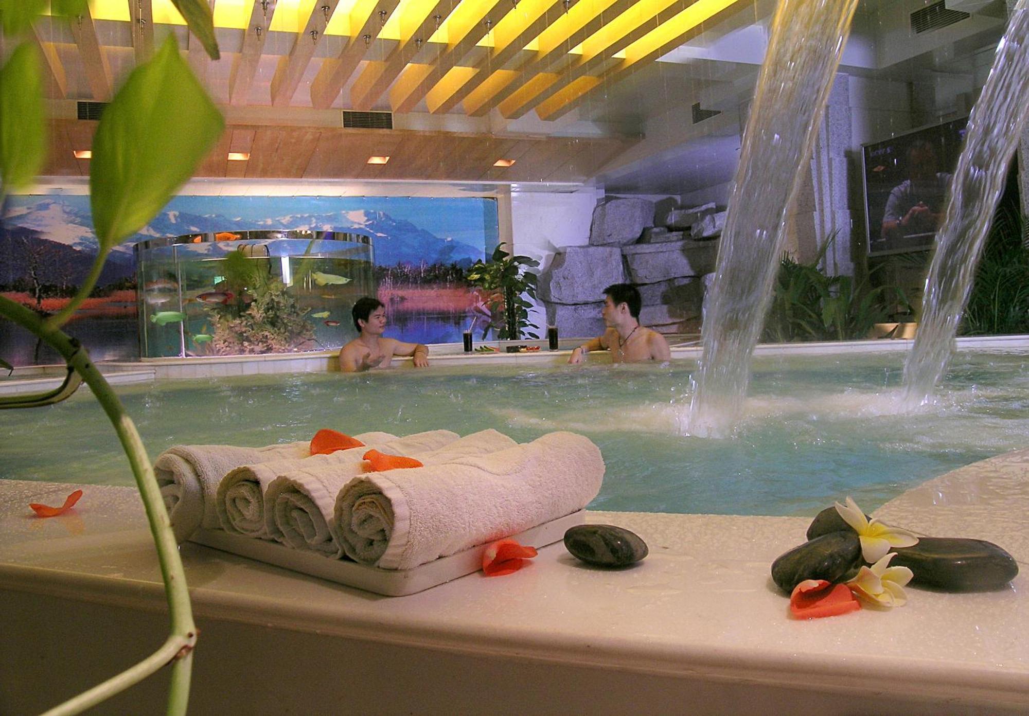 דונגגואן 东莞君兰酒店 Grand Land Hotel מתקנים תמונה