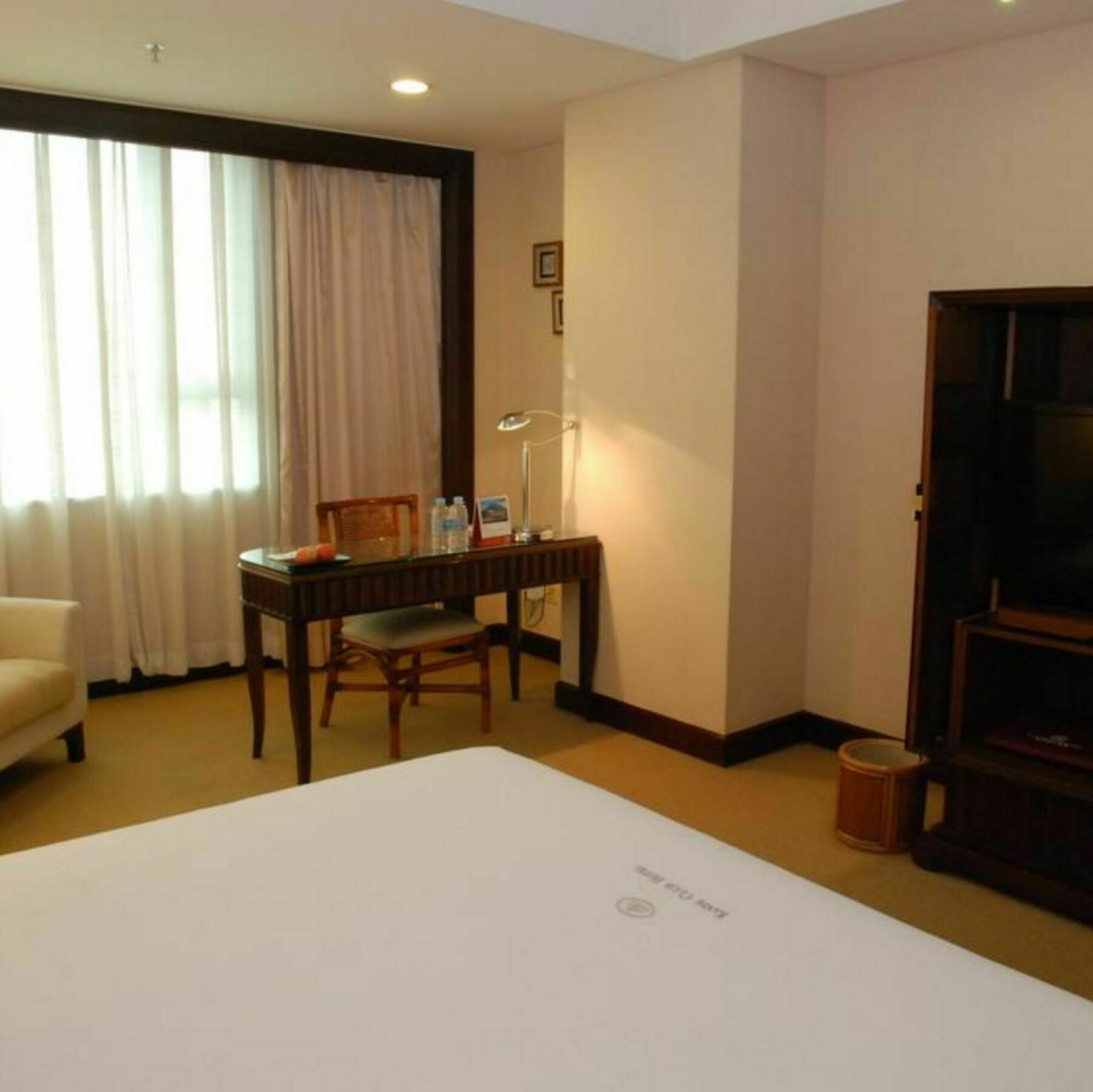 דונגגואן 东莞君兰酒店 Grand Land Hotel מראה חיצוני תמונה