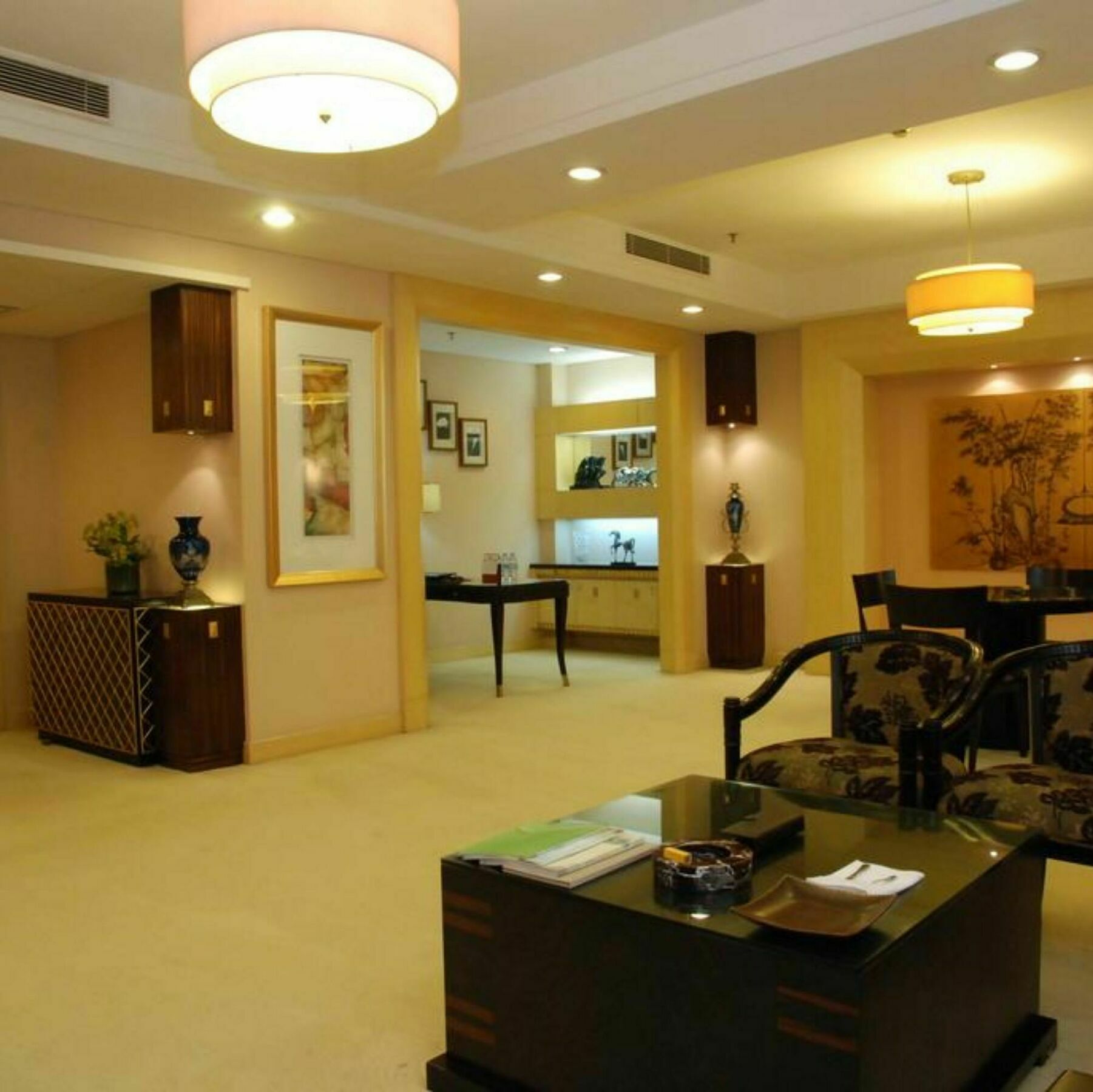 דונגגואן 东莞君兰酒店 Grand Land Hotel מראה חיצוני תמונה