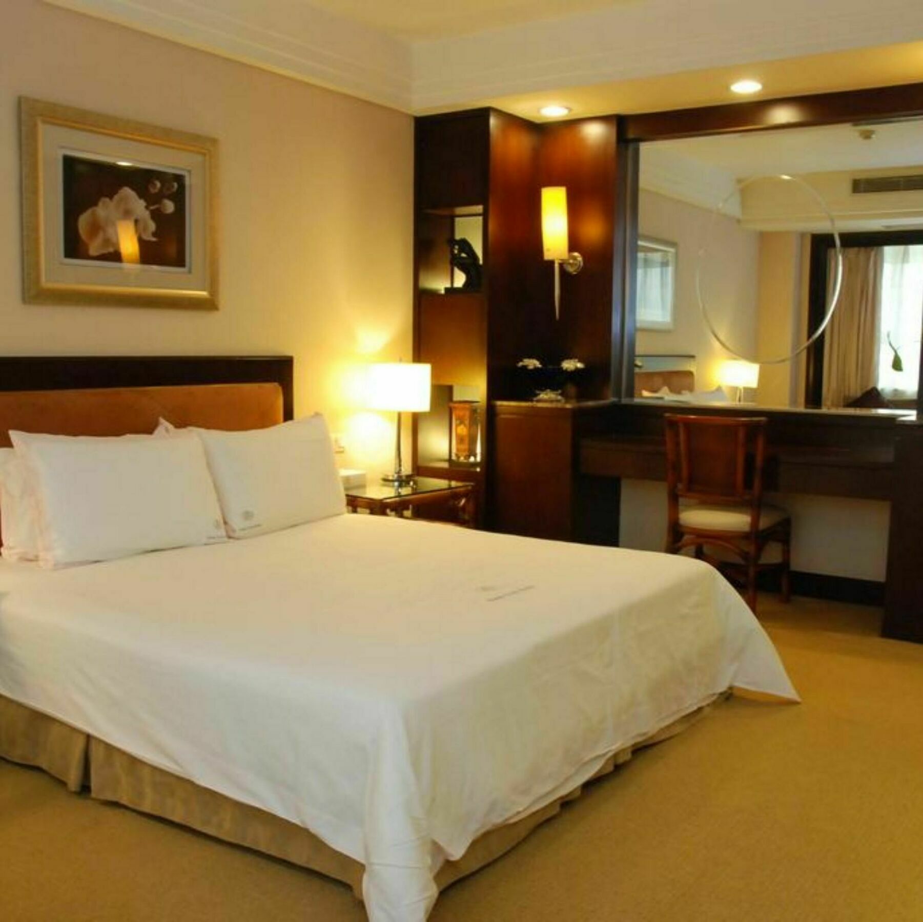 דונגגואן 东莞君兰酒店 Grand Land Hotel מראה חיצוני תמונה
