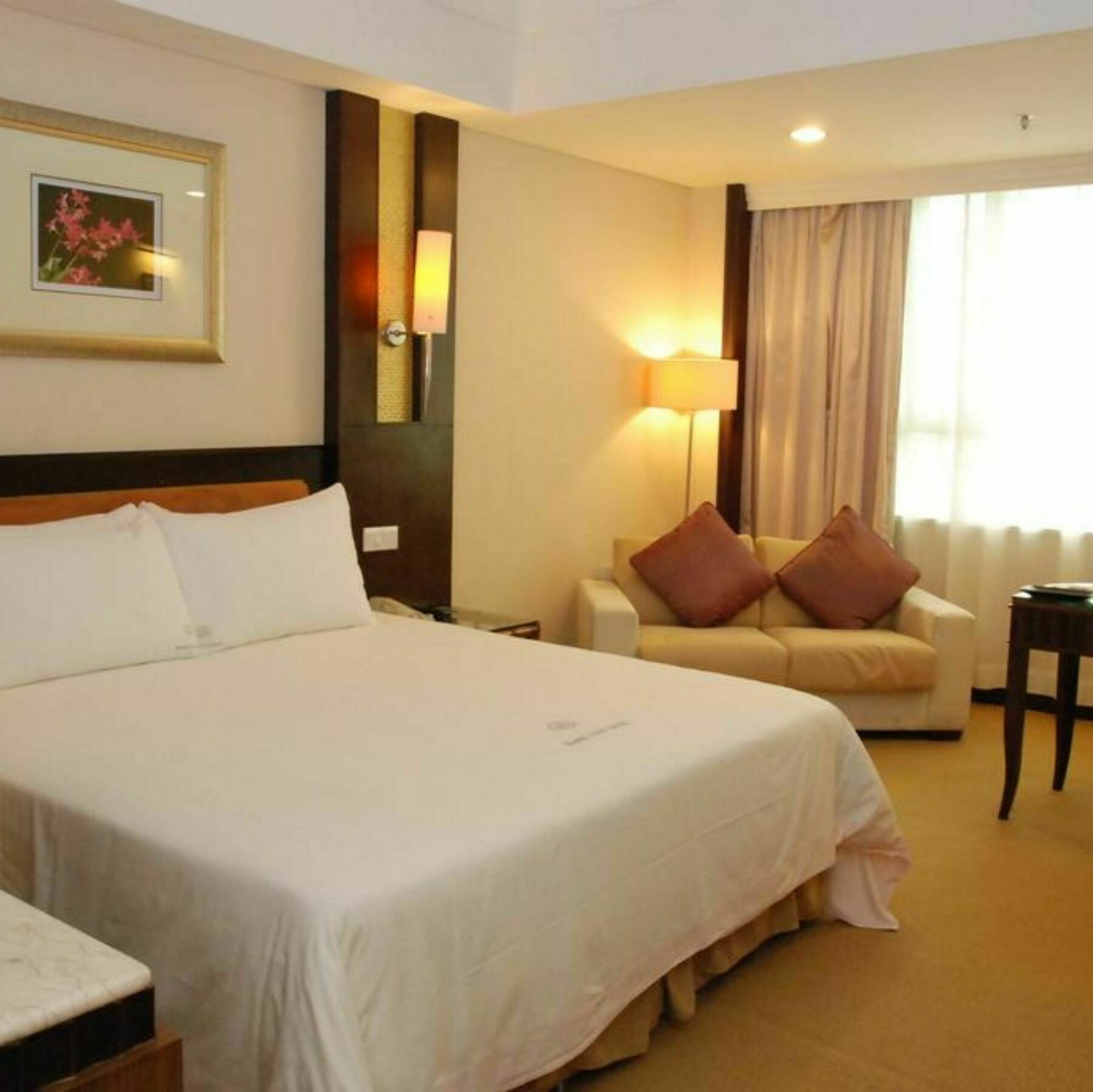 דונגגואן 东莞君兰酒店 Grand Land Hotel מראה חיצוני תמונה